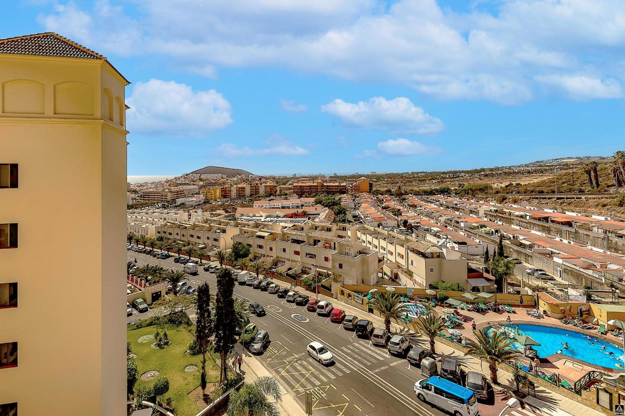 Cozy 2 Bedroom Apartment With Pool View And 2 Bathrooms In Los Cristianos Los Cristianos  Exterior photo